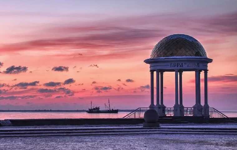 У мережі показали відео з окупованого Бердянська: спустошений вокзал і море медуз