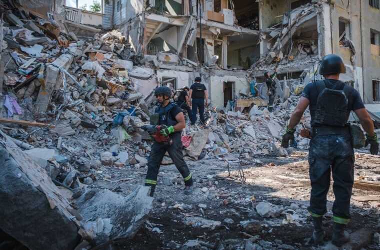 Удар по Мирнограду: під завалами житлового будинку знайшли тіла ще двох загиблих