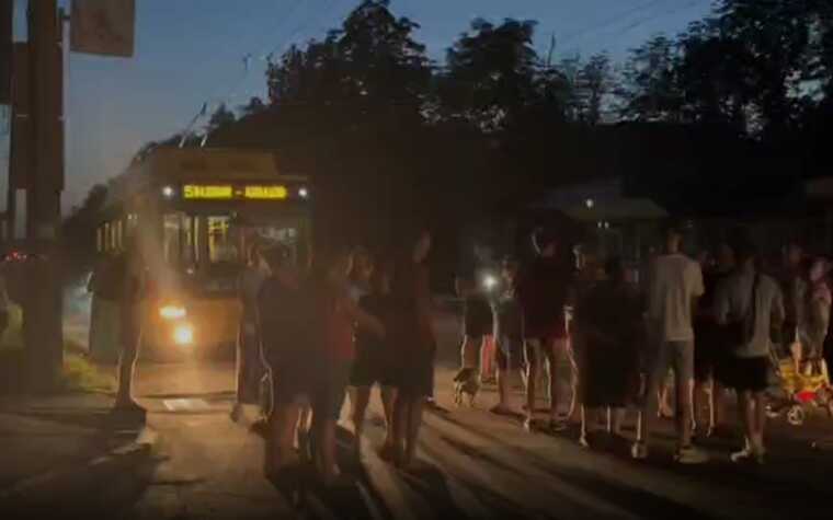 У Полтаві жителі протестують проти тривалого відключення світла