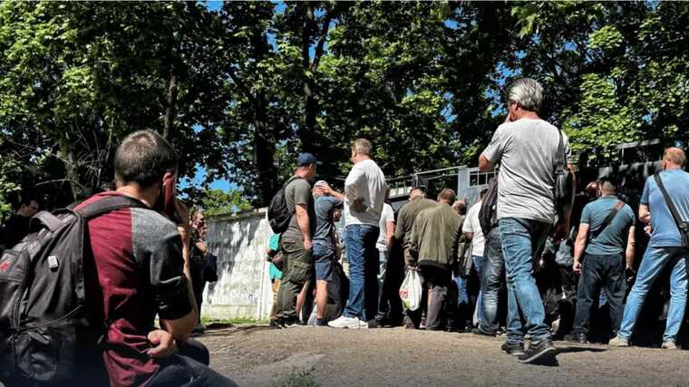 ЗМІ розповіли, як пройшов останній день оновлення даних у столичних ТЦК