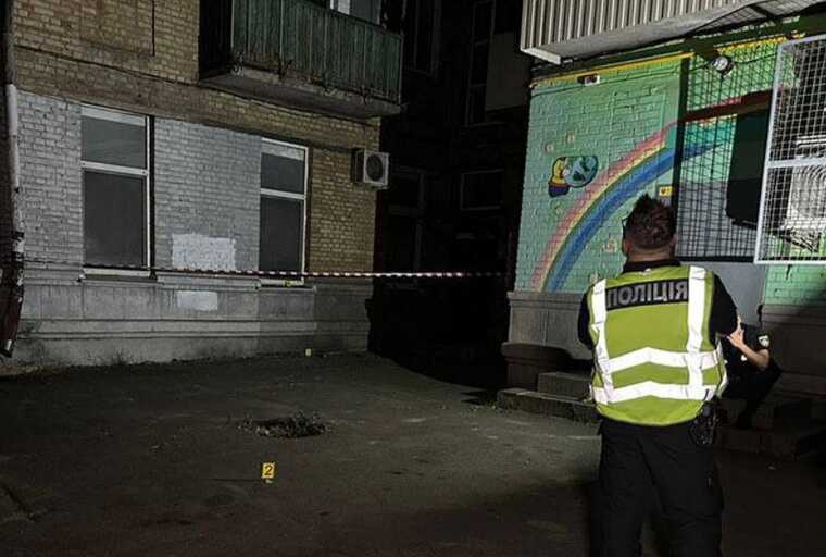 Поліція затримала чоловіка, який підірвав гранату в дворі будинку в Києві