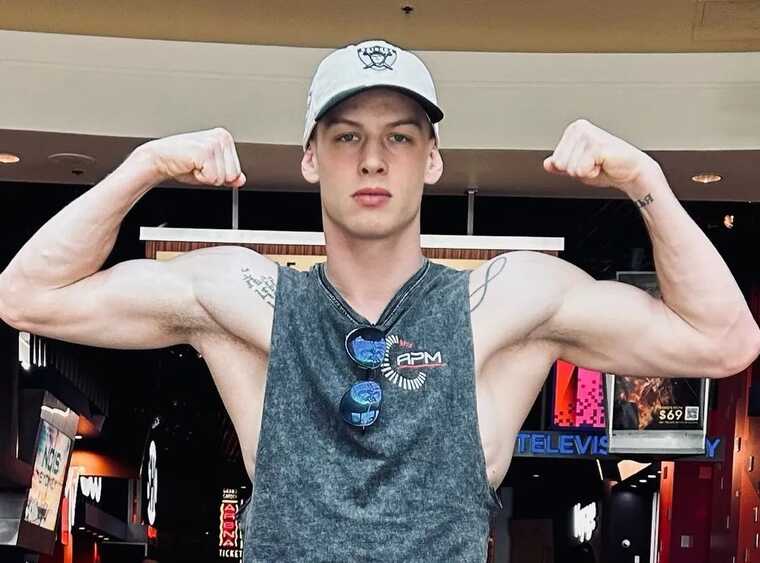 Непереможений боксер із Санкт-Петербурга Андрій Михайлович назвав Росію найгіршим місцем на Землі