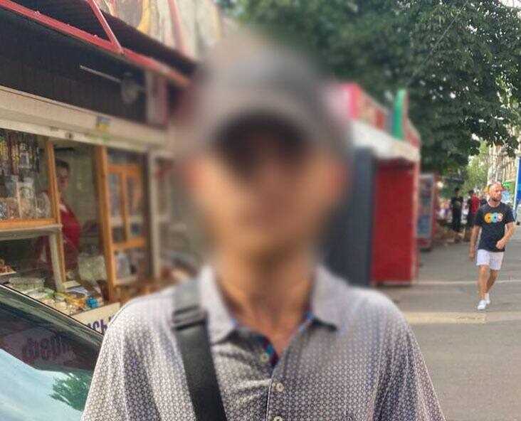 У Києві затримали рецидивіста, який через ревнощі пограбував сантехніка своєї дівчини