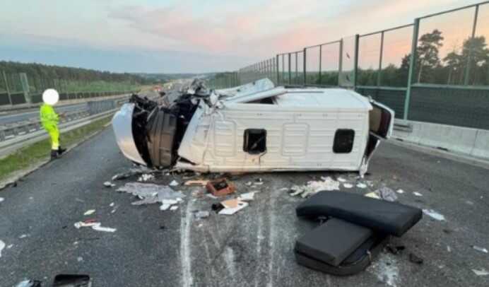 У Польщі біля кордону з Німеччиною мікроавтобус з українцями потрапив у ДТП