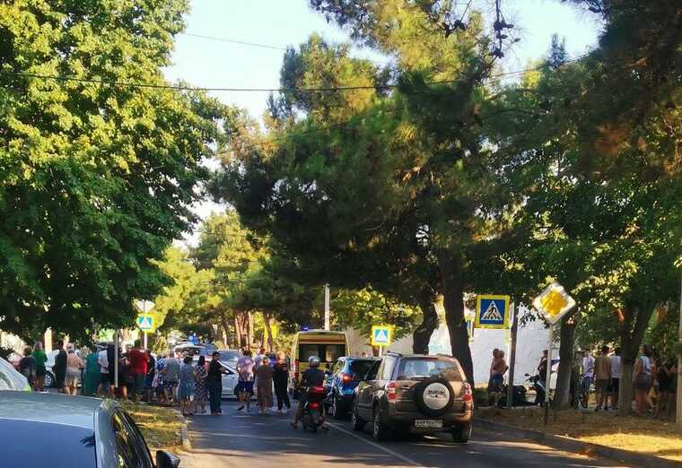 У російській Анапі місцеві протестують проти вимкнення світла та води