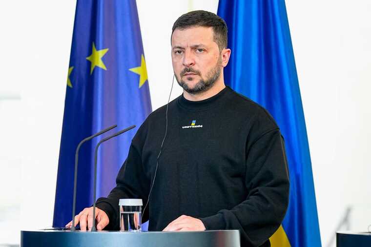 Зеленский: РФ ежемесячно сбрасывает на Украину 3,5 тысячи авиабомб