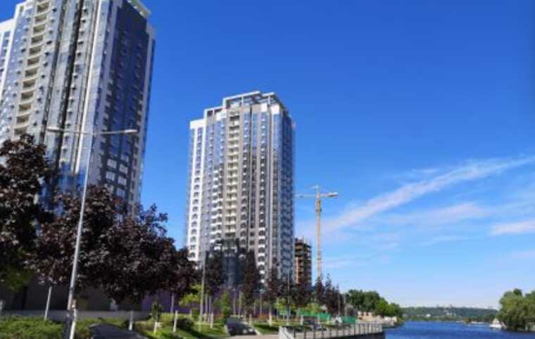 У Києві людина зістрибнула з 24-го поверху ЖК "Ріверстоун"