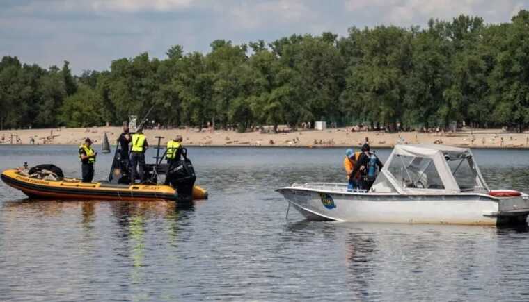 У Києві продовжуться пошуки тіла хлопця, який зірвався з канатної переправи через Дніпро