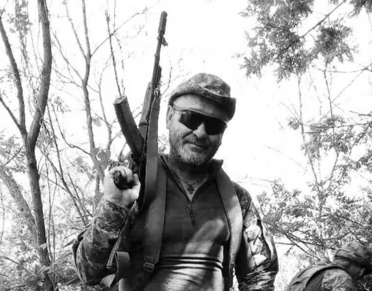 На Хмельниччині попрощалися зі стрільцем, який загинув у боях на Запорізькому напрямку