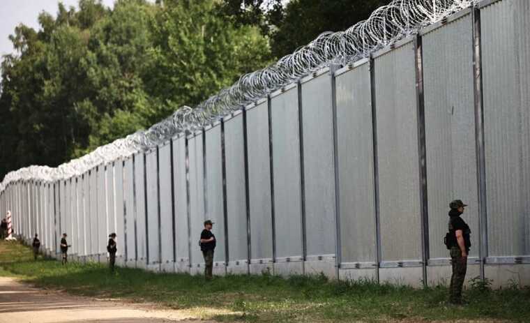 У Польщі Сейм дозволив силовикам на кордоні з Білоруссю застосовувати зброю