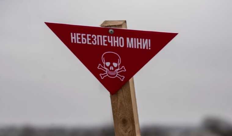 У Херсонській області двоє чоловіків підірвалися на вибухівці: один із них загинув