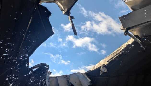 Окупанти вночі та вранці 17 разів обстріляли прикордоння Сумщини