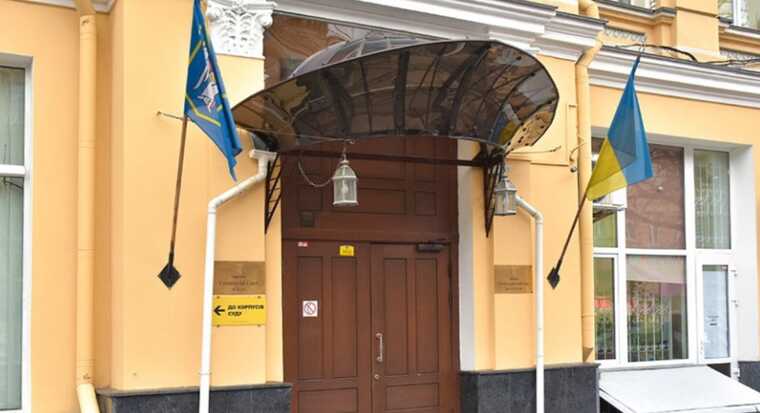 В Киеве суд оштрафовал фирму, не поставившую КОГА форму для военных