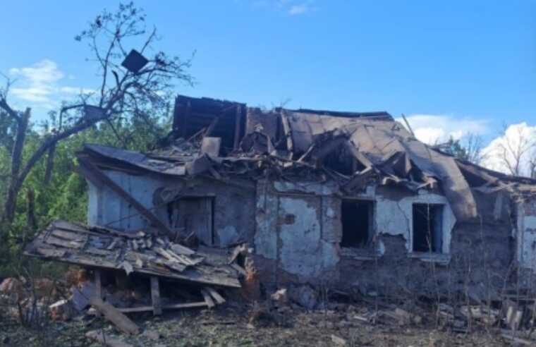Оккупанты нанесли авиаудар по Большому Бурлуку на Харьковщине: есть раненый