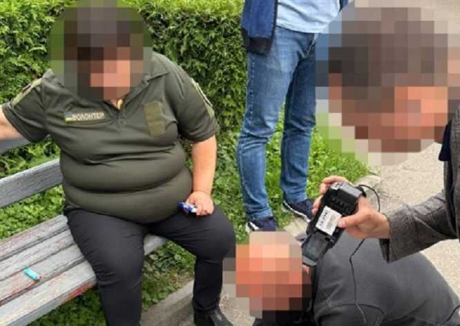 В Ровно задержана женщина по подозрению в попытке подкупить следователя ГБР