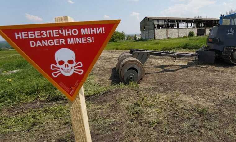 На Харківщині чоловік на власному городі підірвався на вибухівці