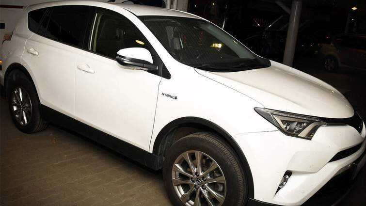 В українки на кордоні вилучили крадену Toyota вартістю 1,5 мільйона гривень