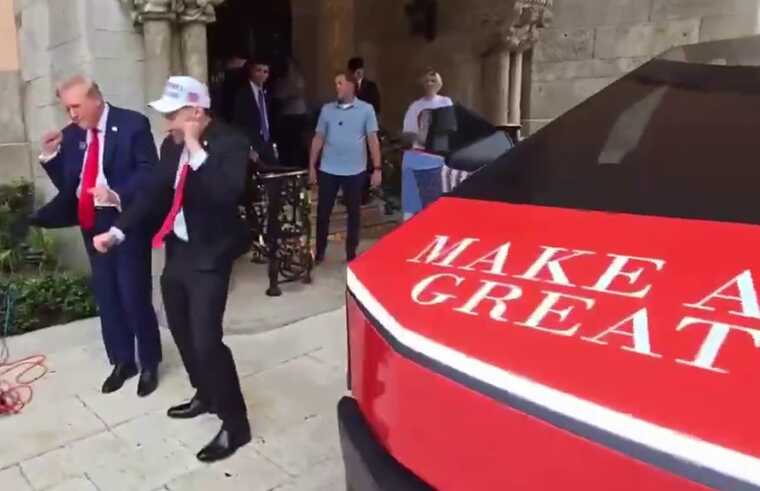 У США стрімер Адін Росс подарував Дональду Трампу Cybertruck із його фотографією