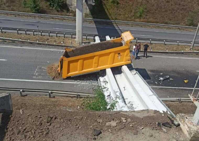 На трасі Київ – Одеса біля Умані обвалився міст