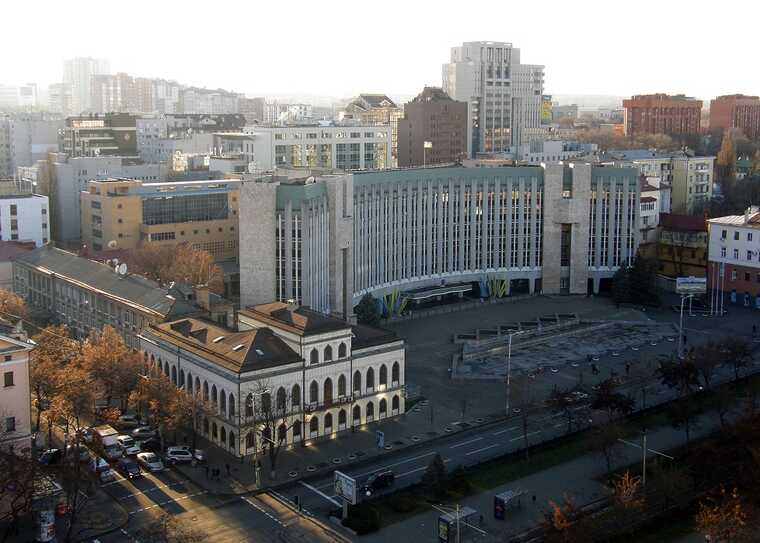 Правоохоронці проводять масові обшуки у міськраді Дніпра, – ЗМІ