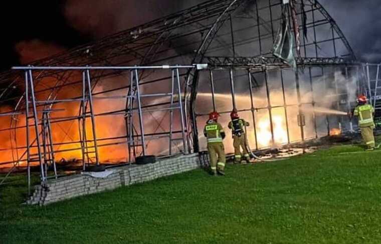 У Польщі вщент згорів ангар із легкими літаками