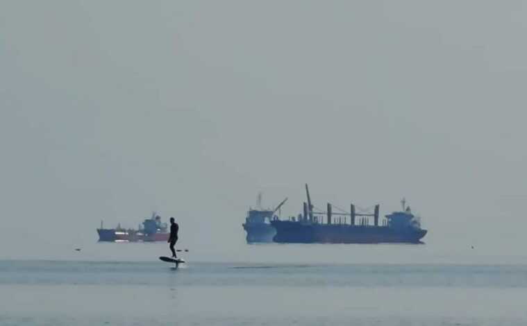 На севере Польши заметили "летучие корабли"