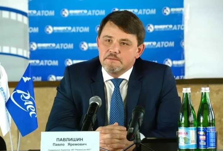 Чому одіозного Павлишина ніяк не можуть звільнити з мерії Вараша?