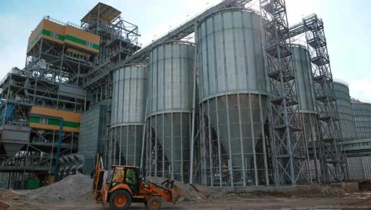 Унаслідок атаки РФ на Хмельниччині Kernel зупинив роботу свого олійного заводу