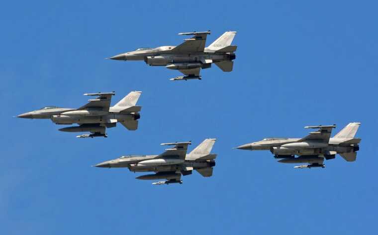 Forbes: Україна поки не планує використовувати F-16 у "ризикованих наземних атаках"