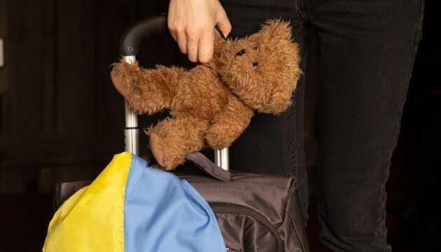 З окупованої Херсонщини повернули дві родини з дітьми