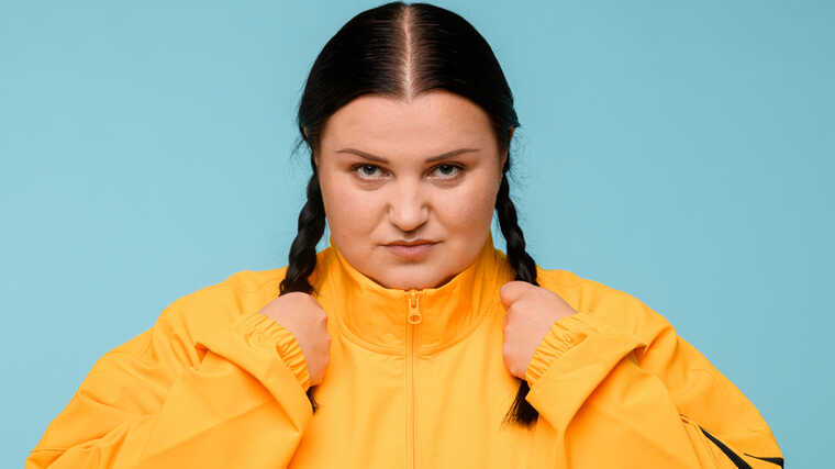 Реперку Alyona Alyona обдурили фейковими грошима на донат для ЗСУ