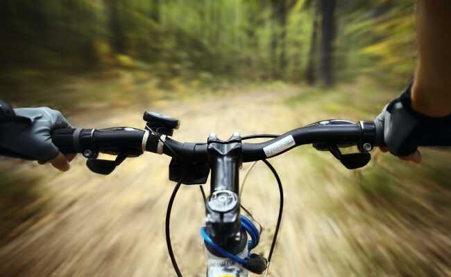 У мережі опублікували відео поїздки зі Слов’янська до Святогірська на велосипеді