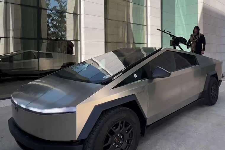   Tesla Cybertruck    " "