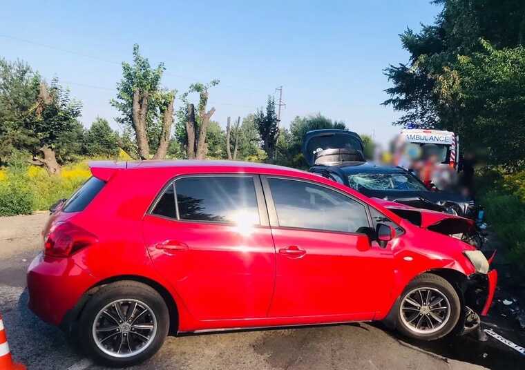 На Киевщине произошло лобовое столкновение двух легковушек