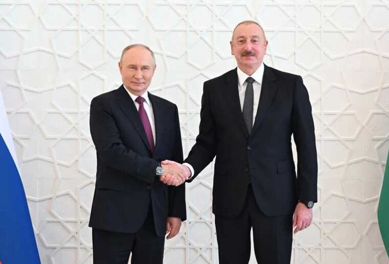 Під час зустрічі з президентом Азербайджану Путін відкрито визнав наявність кризи у війні