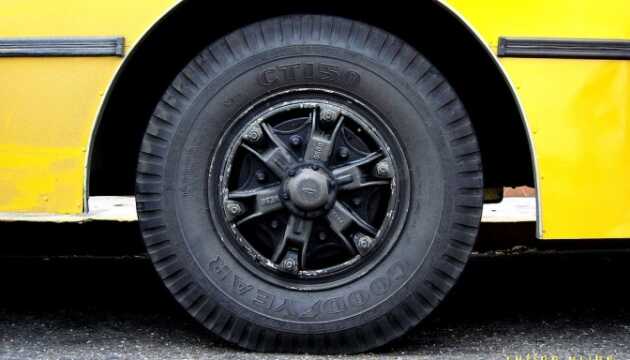 У Херсоні окупанти обстріляли рейсовий автобус