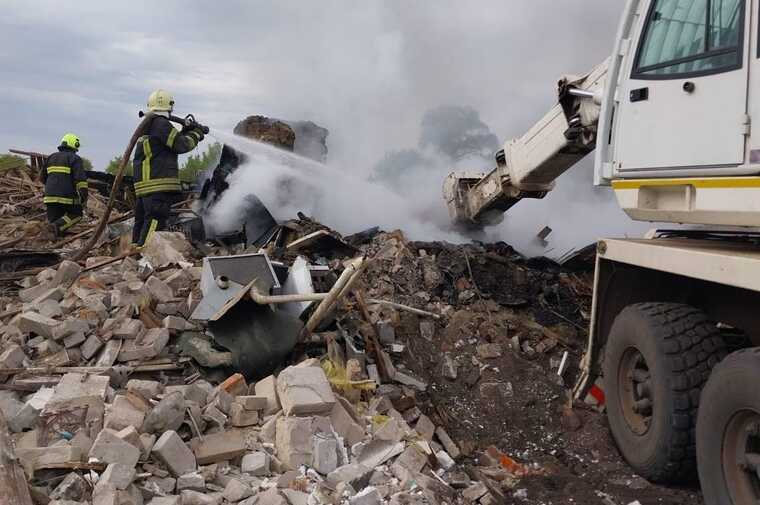 Окупанти вдарили КАБом по Харківській області: відомо про двох загиблих