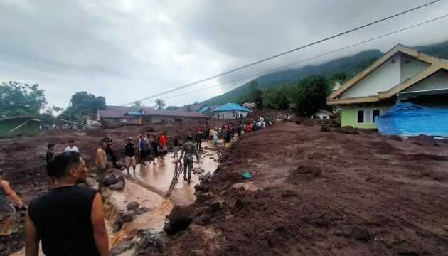 В Індонезії внаслідок повені загинули 13 осіб
