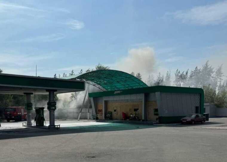 У Слов’янську окупанти поцілили в АЗС