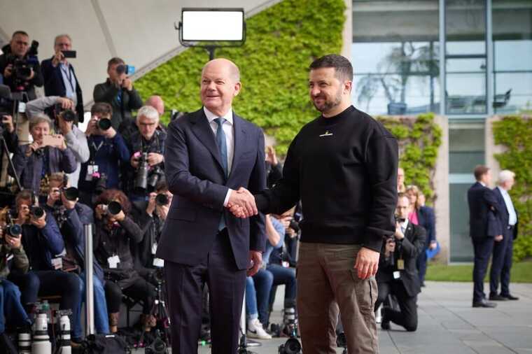 Шольц объяснил ситуацию с военной помощью Украине на 2025 год