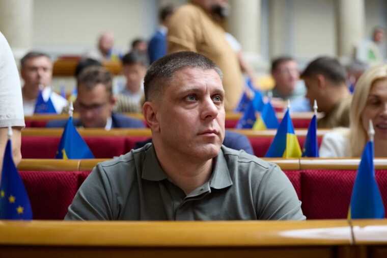 Нардеп Ігор Копитін та його водій після ДТП перебувають у важкому стані