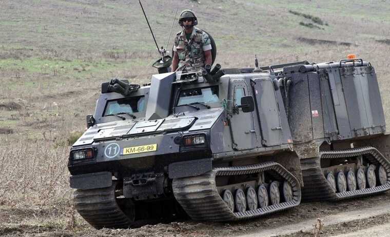 Нідерланди віддають Україні БТРи морських піхотинців Viking