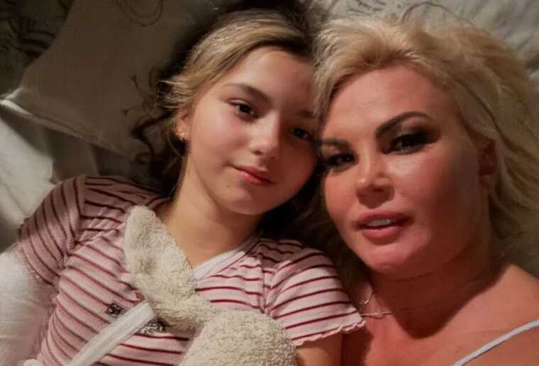 10-летняя дочь Камалии попала в больницу с серьезной травмой