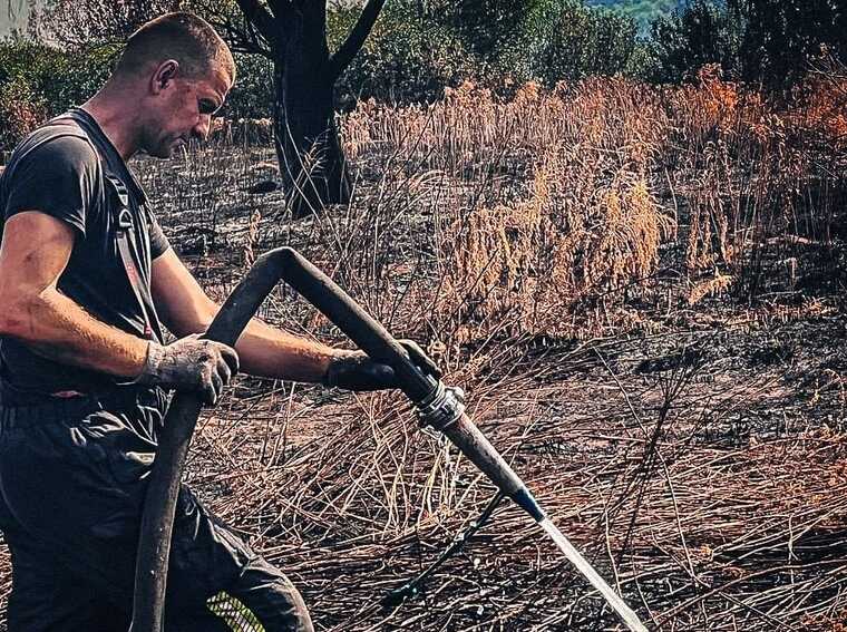 У Броварському районі вогнеборці ліквідовують займання торфу