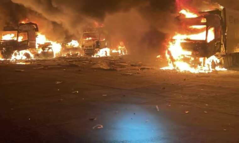 Під Львовом через уламки ворожого БПЛА згоріли 4 вантажівки