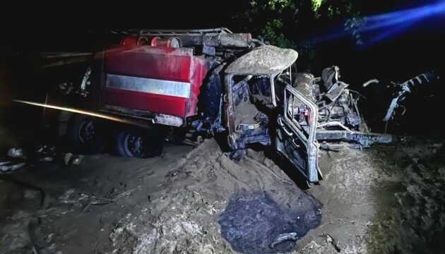 На Донеччині підірвалася пожежна автоцистерна: травмовані троє рятувальників