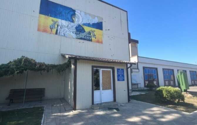 Окупанти обстріляли Курахове: пошкоджено пожежно-рятувальну частину