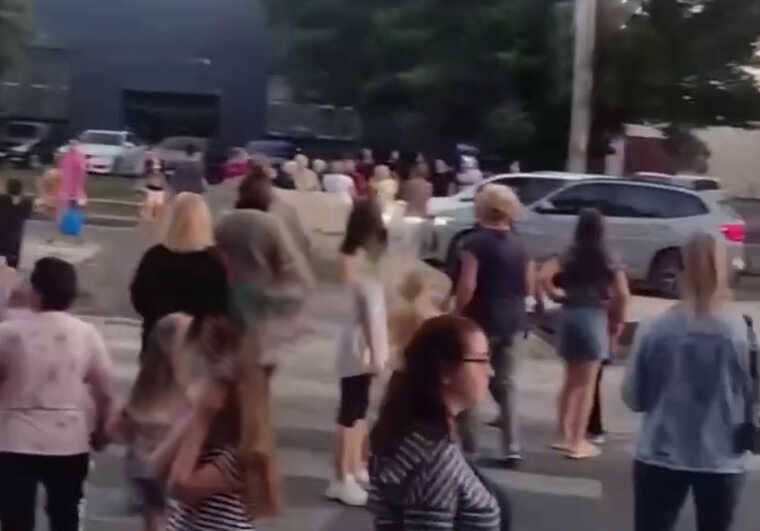 В Одессе люди перекрыли дорогу из-за отсутствия света