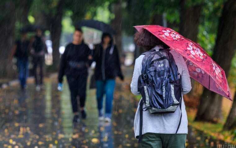 Уже завтра западные области Украины накроют дожди, — синоптик