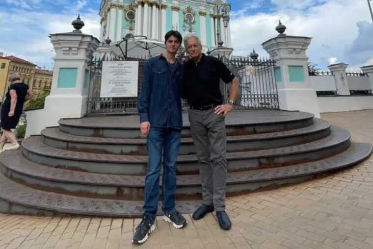 Актер Майкл Дуглас приехал в Киев